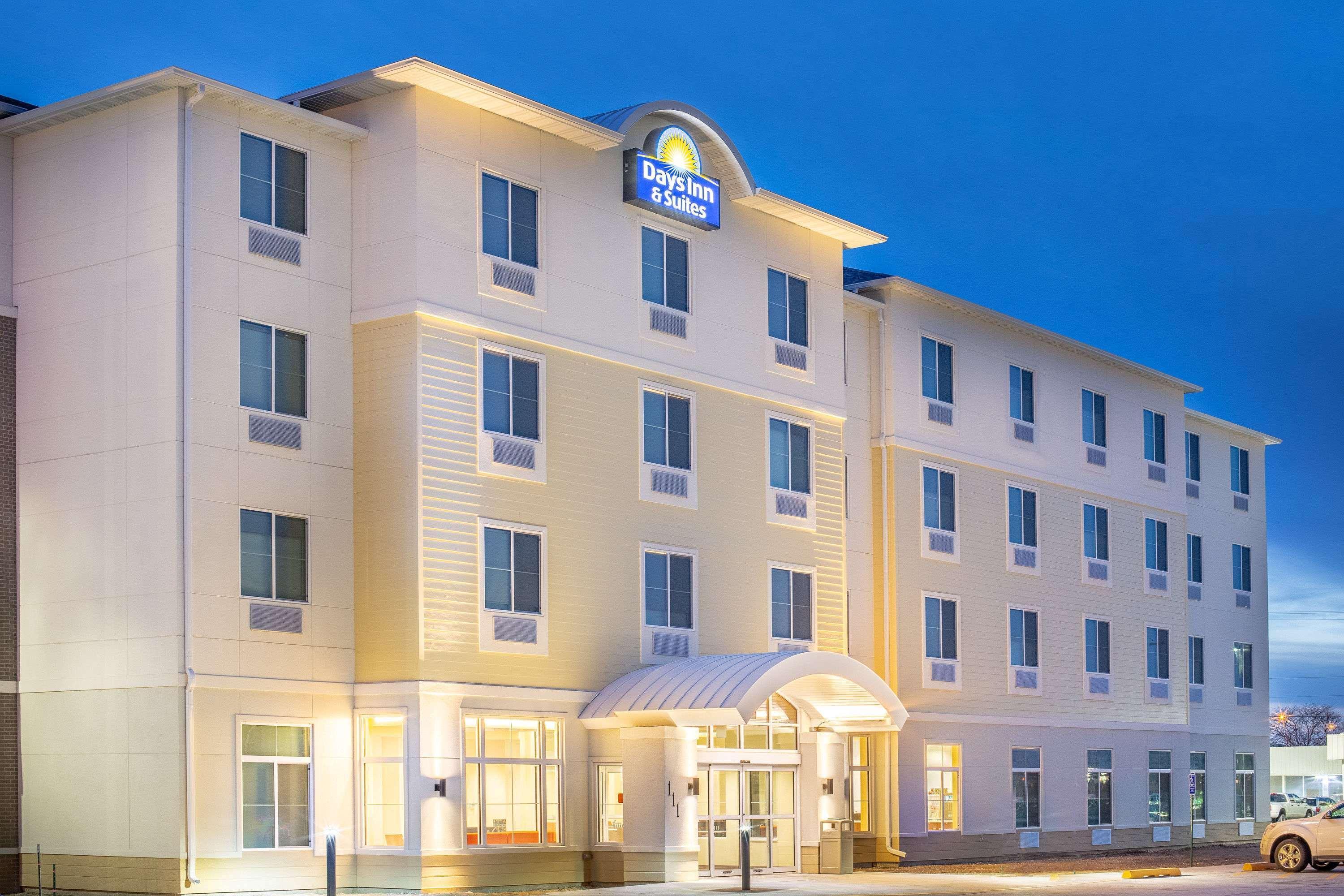 Days Inn & Suites By Wyndham Kearney Ne Luaran gambar